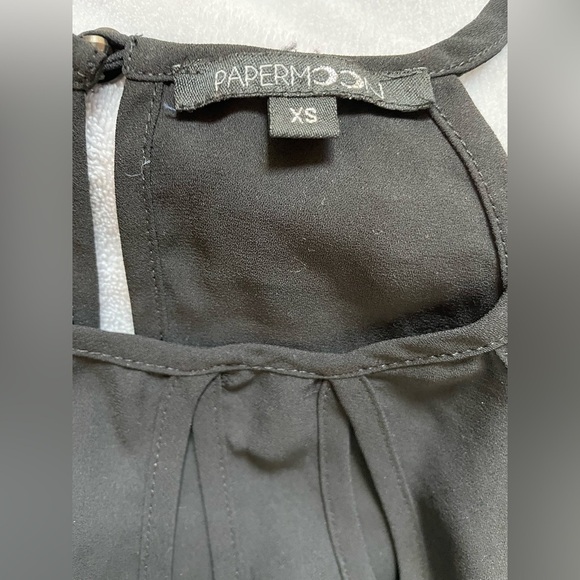 Paper moon Black Cutout Detail Tank - Picture 4 of 6